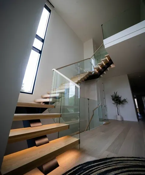 Glass Tread Cantilevered Systems in Hempstead, NY